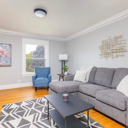 Spacious 2 Bedroom Home Near Ingersoll & Downtownデモイン エクステリア 写真