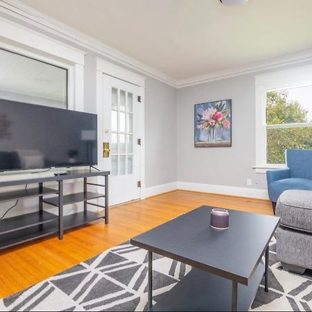 Spacious 2 Bedroom Home Near Ingersoll & Downtownデモイン エクステリア 写真