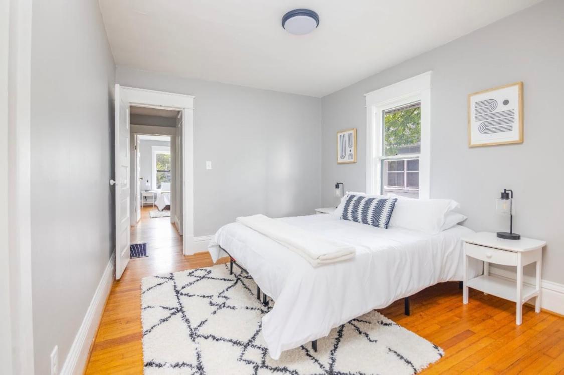 Spacious 2 Bedroom Home Near Ingersoll & Downtownデモイン エクステリア 写真